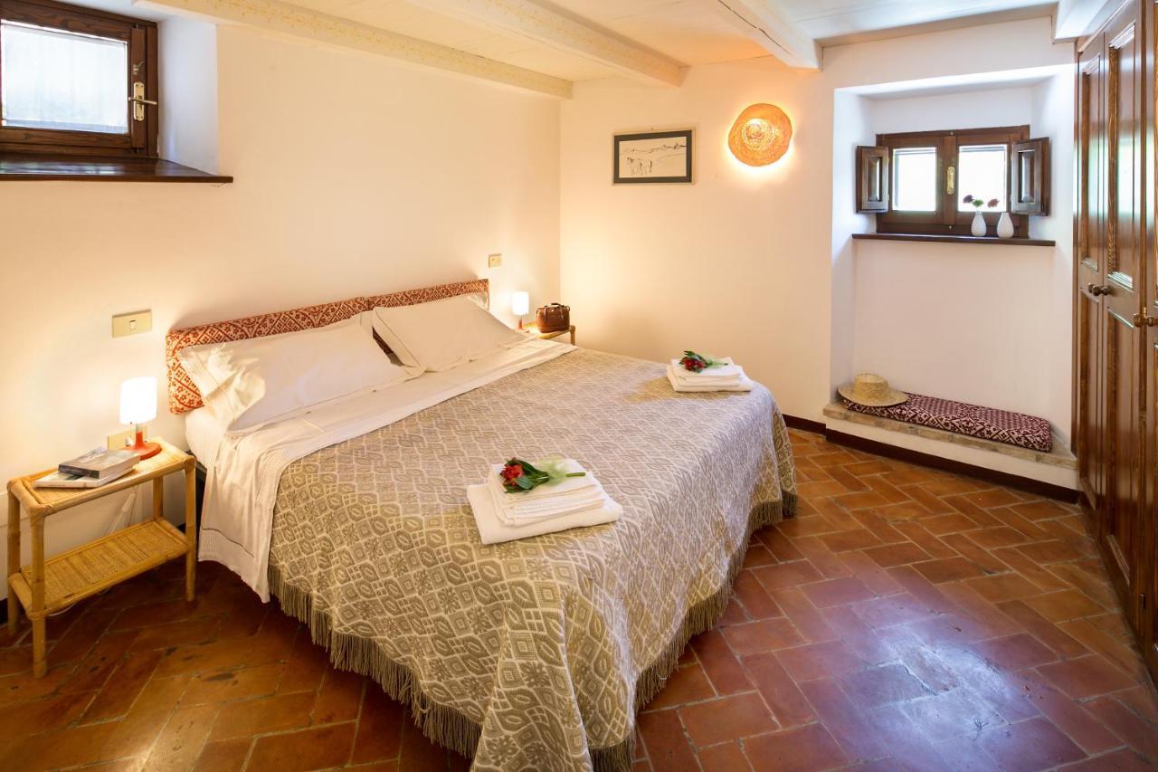 Residence Menotre Rasiglia Zimmer foto