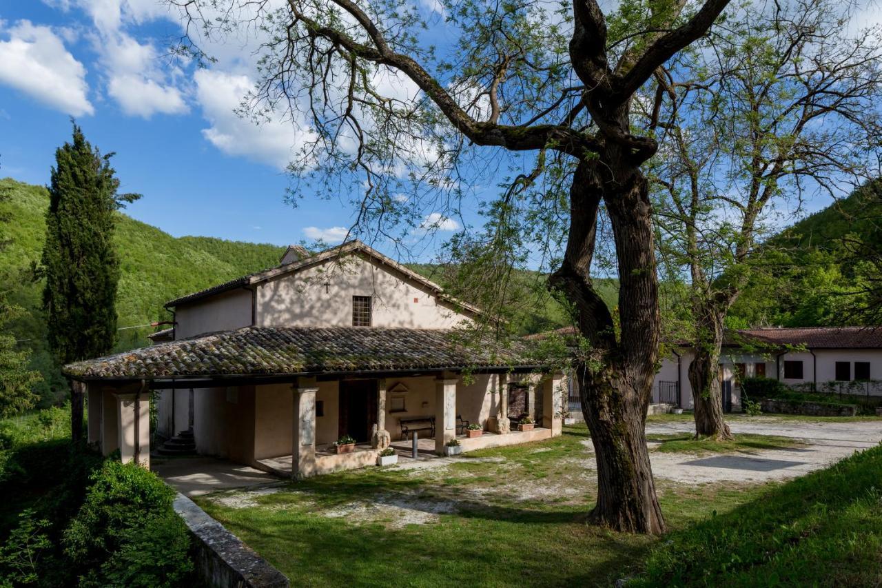 Residence Menotre Rasiglia Exterior foto