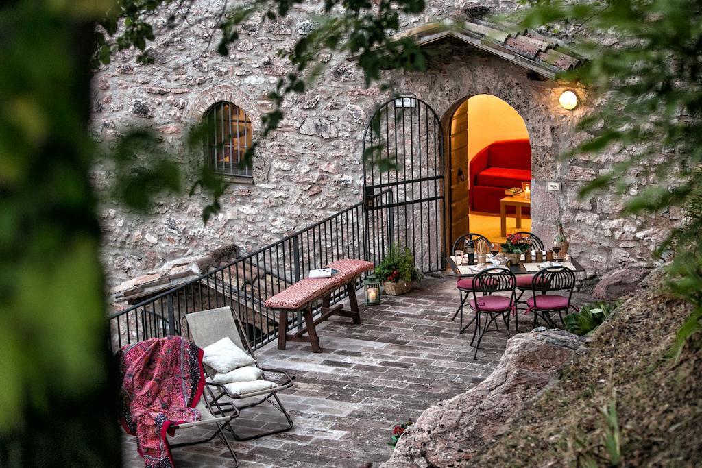 Residence Menotre Rasiglia Zimmer foto